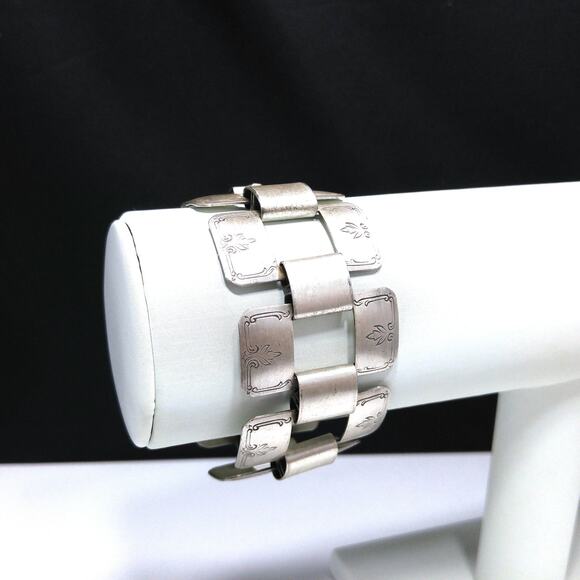 Vintage Sarah Coventry Bracelet, "Melody" Design, Silver Tone, 1970s Jewelry - Picture 4 of 10